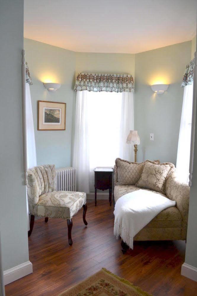 The Bell House Inn Glens Falls Esterno foto